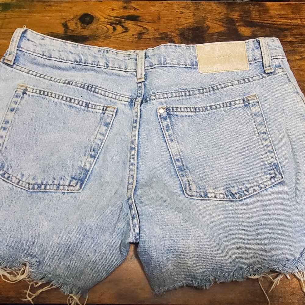 & denim 90's boyfriend low waist jean Relaxed cut-off shorts button size 6